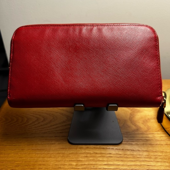 Prada Red Leather Zip Wallet W/COA. EUC. - Picture 9 of 12